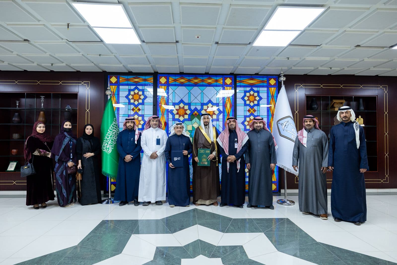   تعزيزًا للتعاون في خدمات السفر ودعمًا للطلبة الدوليين.. جامعة الإمام محمد بن سعود الإسلامية توقّع اتفاقية تعاون مع شركة "تأشير"